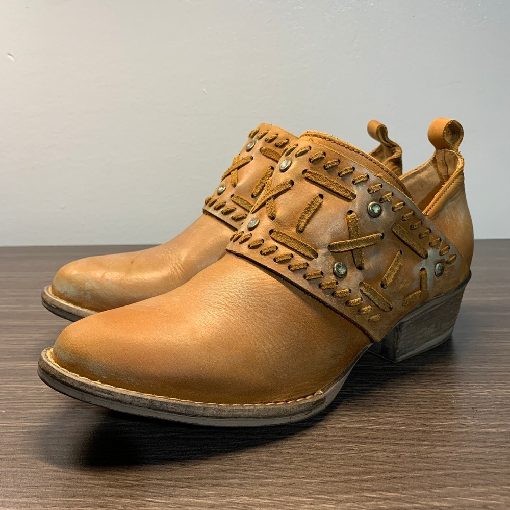 Circle G by Corral Tan Leather Whipstitch Studded Ankle Booties Q5057 Size 8.5 M